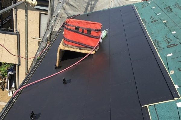 千葉県四街道市　屋根カバー工法(重ね葺き工事)　メリットとデメリット　工程