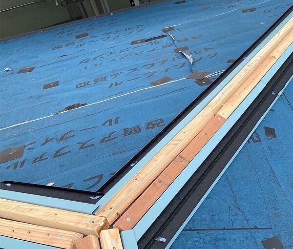 千葉県四街道市　K様邸　屋根重ね葺き工事・外壁塗装　受け木　捨て板金設置 (2)
