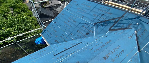 千葉県四街道市　K様邸　屋根重ね葺き工事・外壁塗装　改質アスファルトルーフィング　防水シート (2)