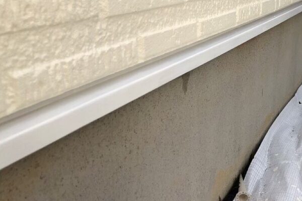 千葉県四街道市　K様邸　屋根重ね葺き工事・外壁塗装　土台水切り塗装(基礎の水切り板金) (1)