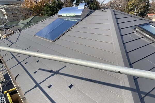千葉県習志野市　屋根重ね葺き工事　カバー工法　ガルバリウム鋼板 (3)
