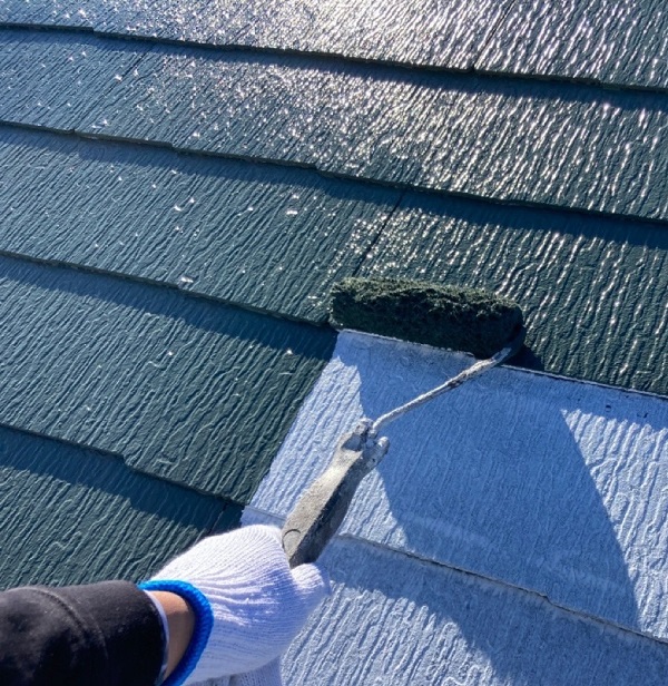 千葉県千葉市　M様邸　屋根塗装・外壁塗装　屋根塗装が必要な理由　中塗りの様子 (2)