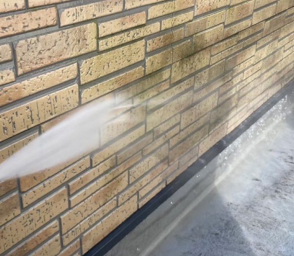 千葉県千葉市　Y様邸　屋根カバー工法・外壁塗装　下地処理　高圧洗浄、養生 (3)