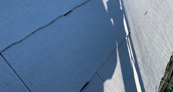 千葉県四街道市　K様邸　屋根塗装・外壁塗装　化粧スレート屋根の下塗り　縁切り(タスペーサー設置) (4)