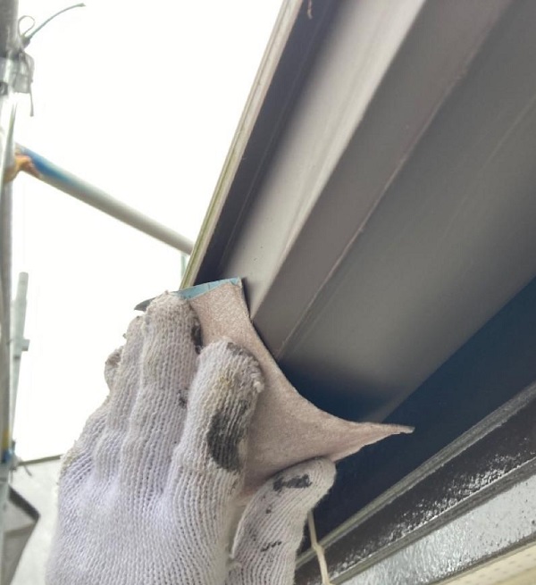 千葉県習志野市　T様邸　屋根塗装・外壁塗装　軒樋(雨樋)の塗装 (1)