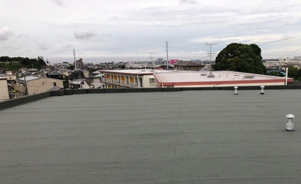 千葉県四街道市　屋上防水工事　平場既存シート膨れ補修　砂付きシート張り (6)