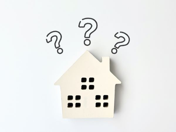 雨樋はなぜ必要？住宅を守るための重要な役割を解説！