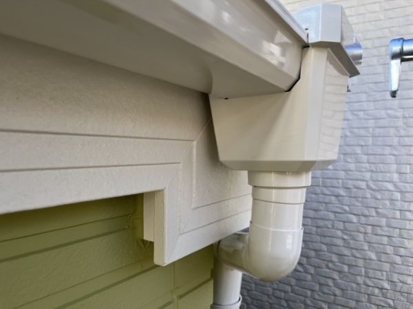 雨樋はなぜ必要？住宅を守るための重要な役割を解説！