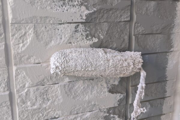 シーリングの上から塗装はできる？メリットや注意点を解説