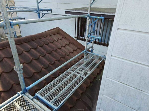 千葉県千葉市緑区　S様邸　屋根塗装工事　屋根塗装では足場は不可欠！