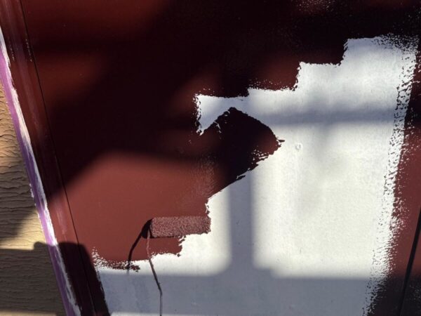 千葉県千葉市若葉区　N様邸　外壁塗装工事　駐車場ドア　耐久性を高める塗装方法とは？