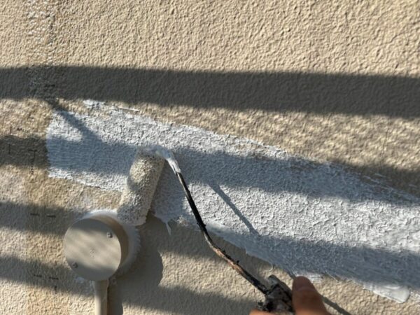 千葉県千葉市若葉区　N様邸　外壁塗装工事　亀裂補修　砂骨ローラーで仕上げました！