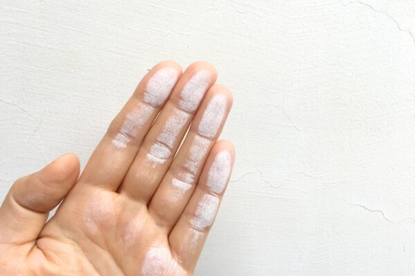 外壁に起こるチョーキング現象とは？放置した場合どうなる？