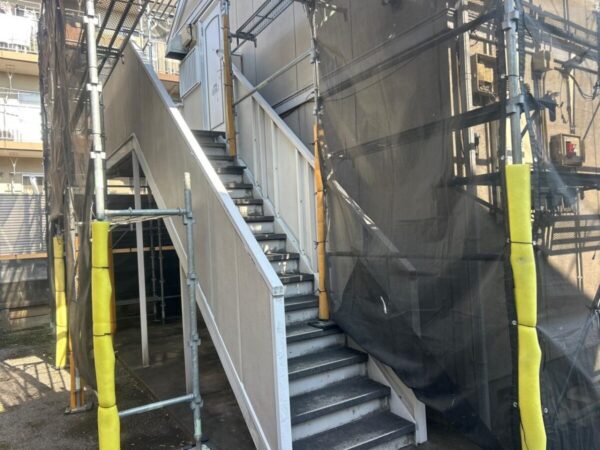 千葉県八千代市 アパート 屋根塗装工事 現地調査から足場設置・高圧洗浄までの流れ