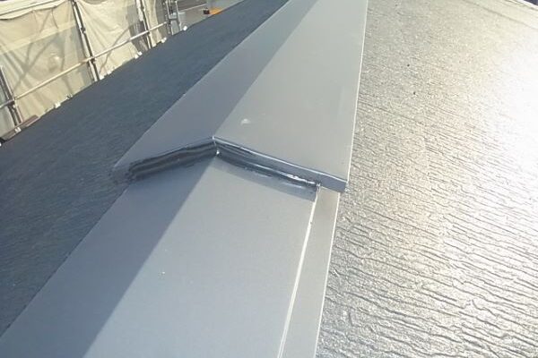 棟瓦や棟板金のメンテナンス方法とは？棟の劣化を放置するとどうなる？