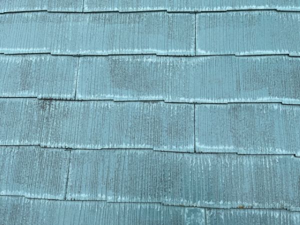 太陽光パネルがある屋根の塗装はどうする?塗装方法や注意点について詳しく解説