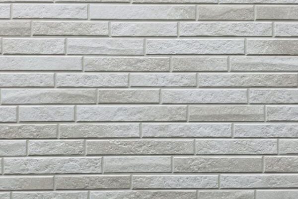 外壁タイルに塗装は本当に必要ないの？メンテナンスの正しい知識