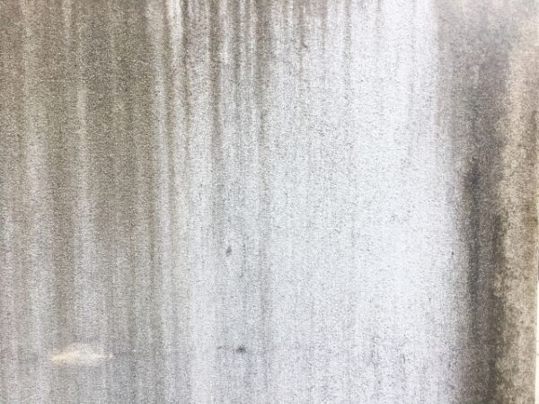外壁に雨だれができる原因ってなに?正しい対処法とは?