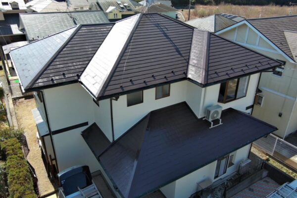 千葉県四街道市　H様邸　屋根塗装・外壁塗装　屋根のコケ・色あせはなぜ起きる？