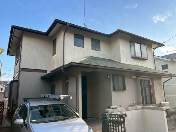 千葉県四街道市 H様邸 屋根塗装・外壁塗装 屋根のコケ・色あせはなぜ起きる?