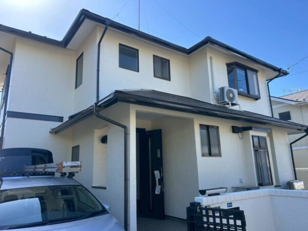 千葉県四街道市 H様邸 屋根塗装・外壁塗装 屋根のコケ・色あせはなぜ起きる?
